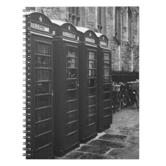 CUADERNO FOTO DE GRAYSCALE DE CUATRO BOOTES DE TELÉFONO ENL