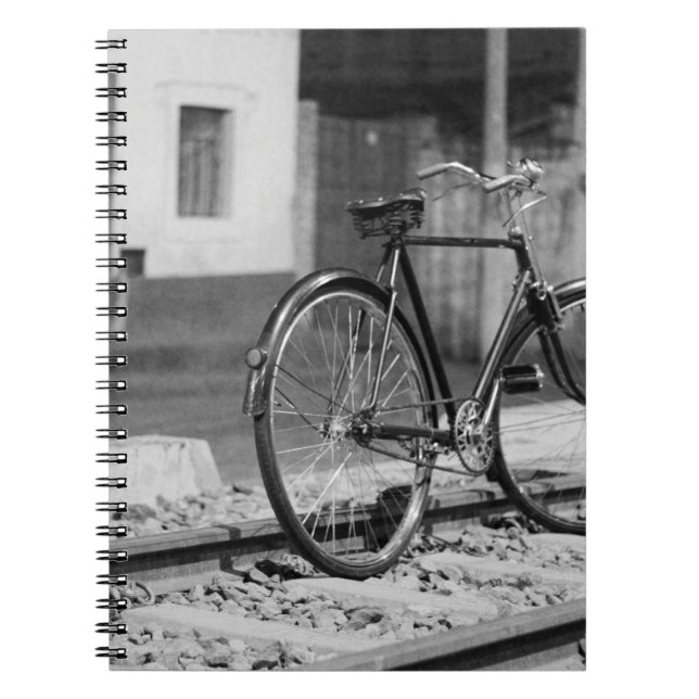 CUADERNO FOTO DE GRAYSCALE DE LA BICICLETA COMUTER (Frente)