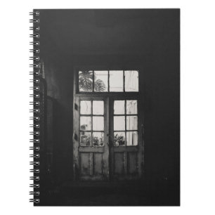 CUADERNO FOTO DE GRAYSCALE DE LA PUERTA DE CRISTAL CLARA DE