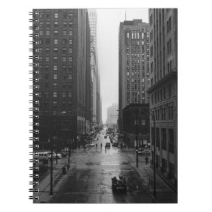 CUADERNO FOTO DE GRAYSCALE EN CITY STREET