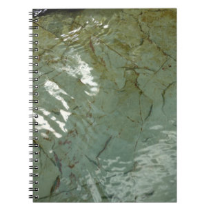 Cuaderno Foto de la naturaleza de la losa cubierta de agua