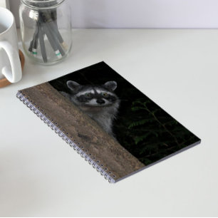 Cuaderno Foto de la naturaleza de un mapache asomándose det
