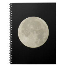 Foto de luna llena y blanca brillante