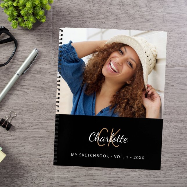 Cuaderno Foto de Sketchbook monograma blanco negro (Subido por el creador)