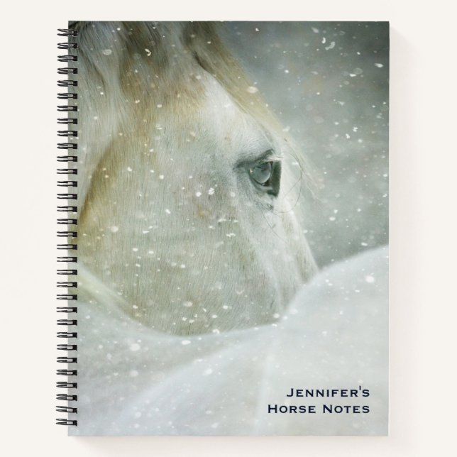 Cuaderno Foto de un hermoso caballo blanco en invierno (Anverso)