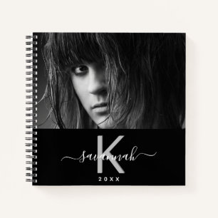Cuaderno Foto del guión en blanco negro