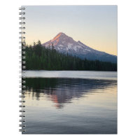 Foto del lago perdido de la montaña Mount Hood Sun