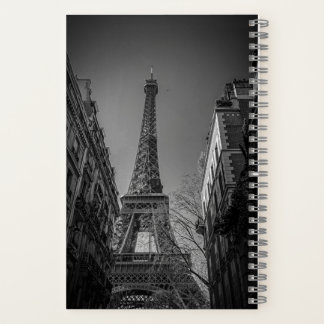 Cuaderno foto en blanco y negro de la torre eiffel