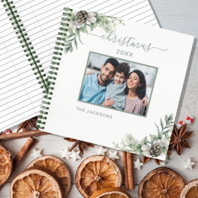 Cuaderno foto familiar de Navidad con cono blanco de pino y (Subido por el creador)