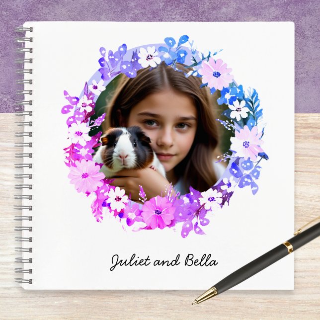 Cuaderno Foto mascota floral personalizada (A notebook to customize with a photo of you and your pet in a floral 'frame', with names underneath)
