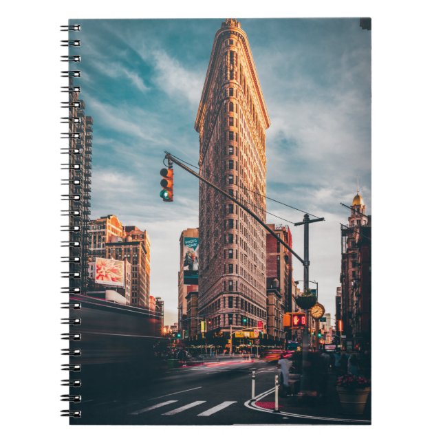 CUADERNO FOTOGRAFÍA ARQUITECTURAL DEL EDIFICIO MARRÓN (Frente)