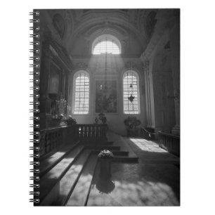 CUADERNO FOTOGRAFÍA DE GRAYSCALE DE LA ESCALERA VACÍA
