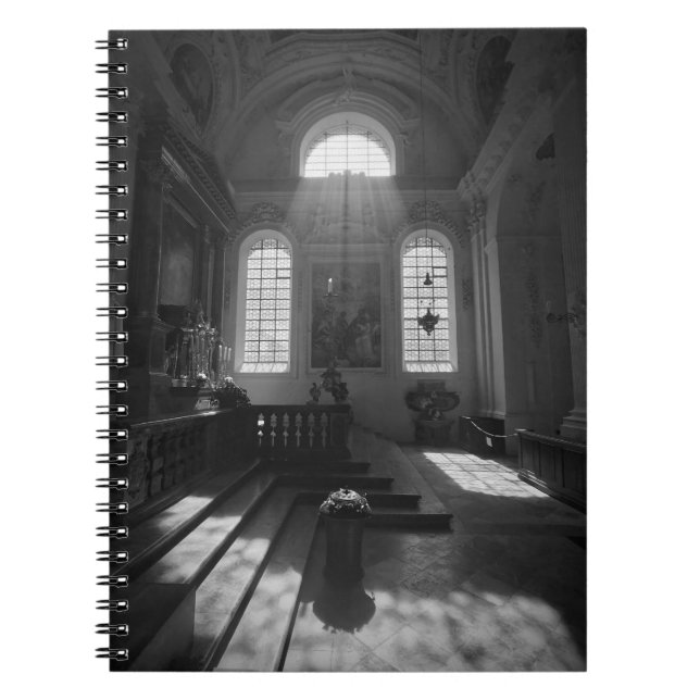 CUADERNO FOTOGRAFÍA DE GRAYSCALE DE LA ESCALERA VACÍA (Frente)