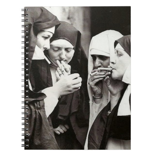 Cuaderno Fotografía de las monjas humeantes de la época (Frente)