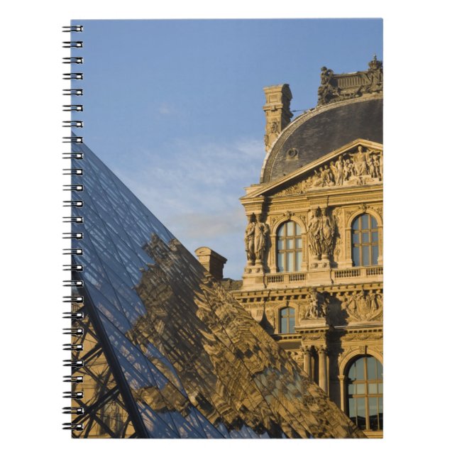 Cuaderno Francia, París, el Museo del Louvre y la Pirámide, (Frente)