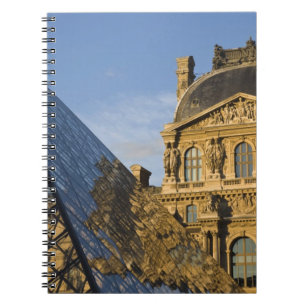 Cuaderno Francia, París, Museo del Louvre y la Pirámide,