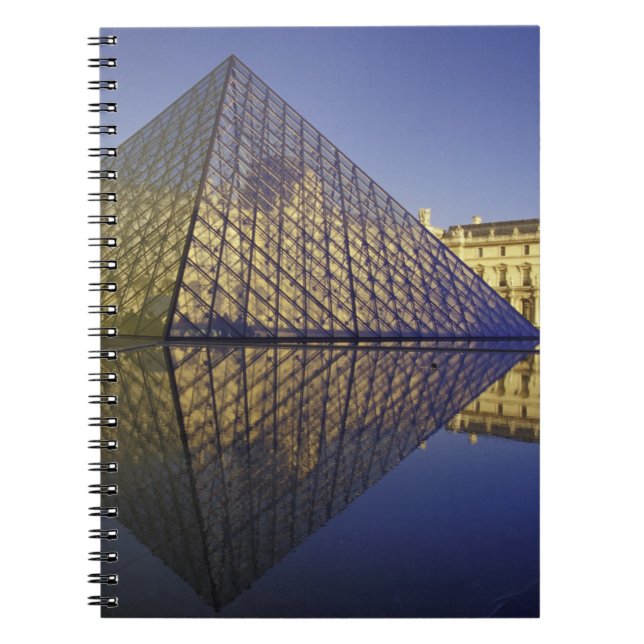 Cuaderno FRANCIA, Reflexión de París, Pirámide. El Louvre (Frente)