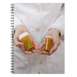 Cuaderno Frascos de píldora en la farmacia