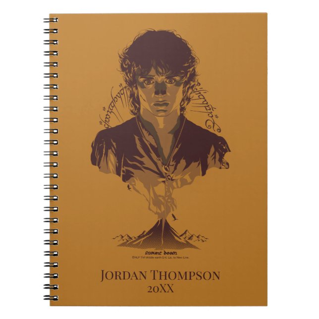 Cuaderno FRODO™ MOUNT DOOM™ Tengwar Inscription Graphic (Frente)