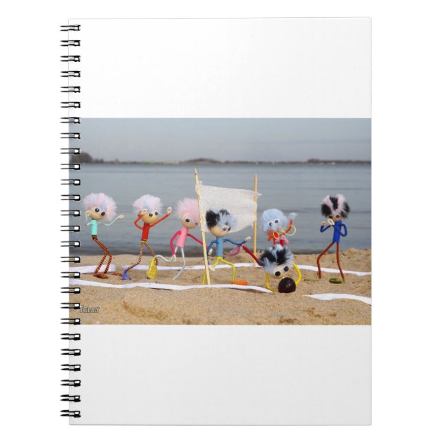 Cuaderno Fubby poppetjes die beach volleybal spelen. (Frente)