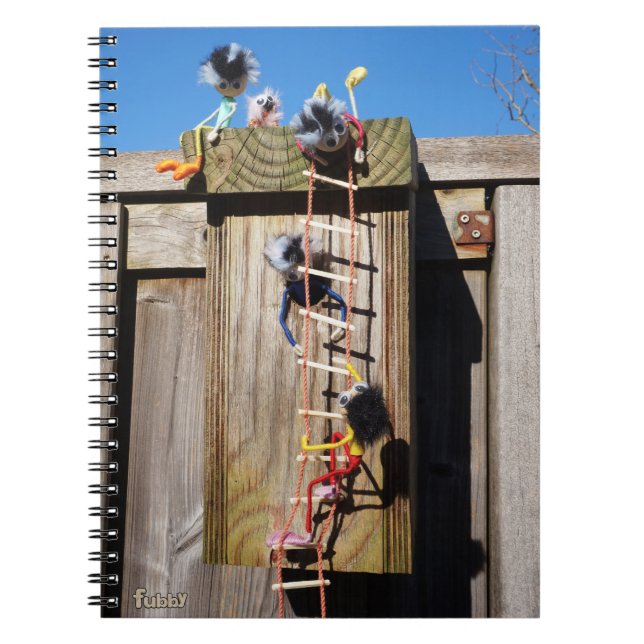 Cuaderno Fubby's die een vogelhuis beklimmen. (Frente)