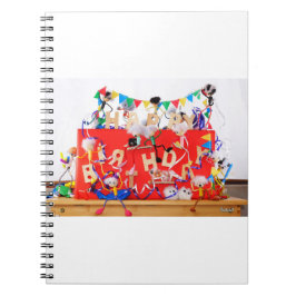 Cuaderno Fubby's die feest vieren voor verjaardag.