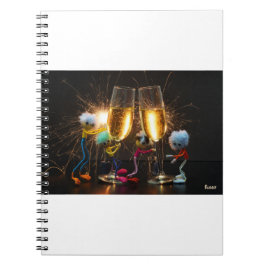 Cuaderno Fubby's die feestelijk proosten met vuurwerk.