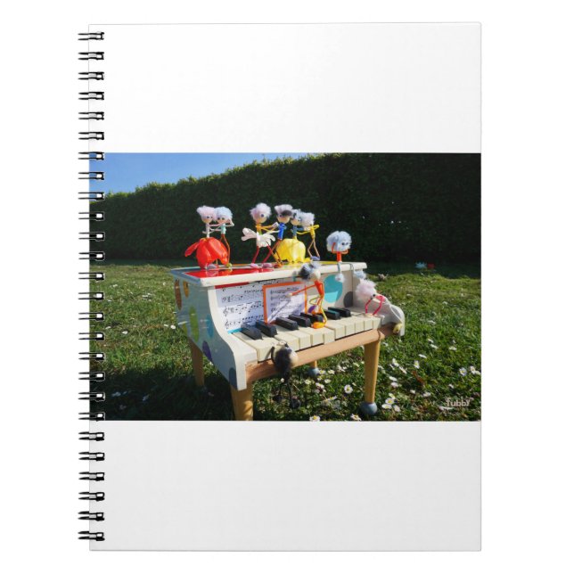 Cuaderno Fubby's op piano die muziek maken en dansen. (Frente)