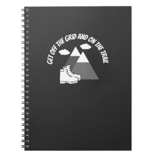 Cuaderno Fuera de la cuadrícula y en la camiseta de sendero