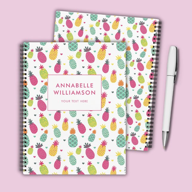 Cuaderno Fun Tropical Pineapple patrón de fruta de verano (personalized pineapple pattern deluxe spiral notebook)