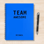 Cuaderno Funny Team Personalized Notes Office Meeting<br><div class="desc">Funny Team Personalized Notes Office Meeting Notebook incluye el texto "Team Awesome" con su nombre personalizado debajo en un fondo azul neon. Personalice editando el texto en el cuadro de texto proporcionado. Diseñado por ©Evco Studio www.zazzle.com/store/evcostudio</div>