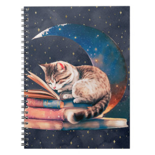Cuaderno Gato adorable en la luna leyendo un libro