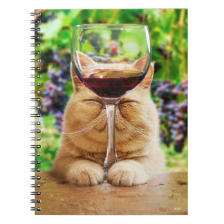 Cuaderno Gato con vidrio de vino