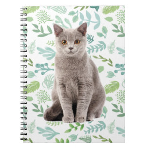 Cuaderno Gato gris encantador con flores y patrón de hojas
