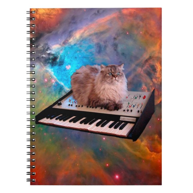 Cuaderno Gato tendido en un teclado en el espacio (Frente)