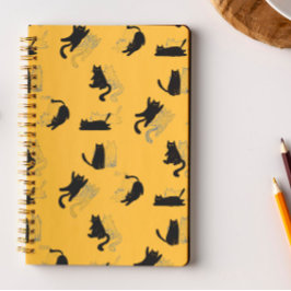 Cuaderno Gatos negros sobre mostaza con contornos azules– M