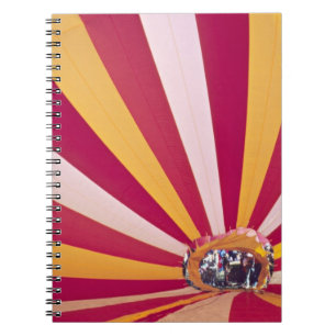 Cuaderno Gente llenando un globo de aire caliente, Fort Col