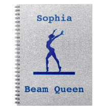 Gimnasia chica Viene con un portátil de fotos en e