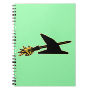 Cuaderno Gorra y escoba de la bruja