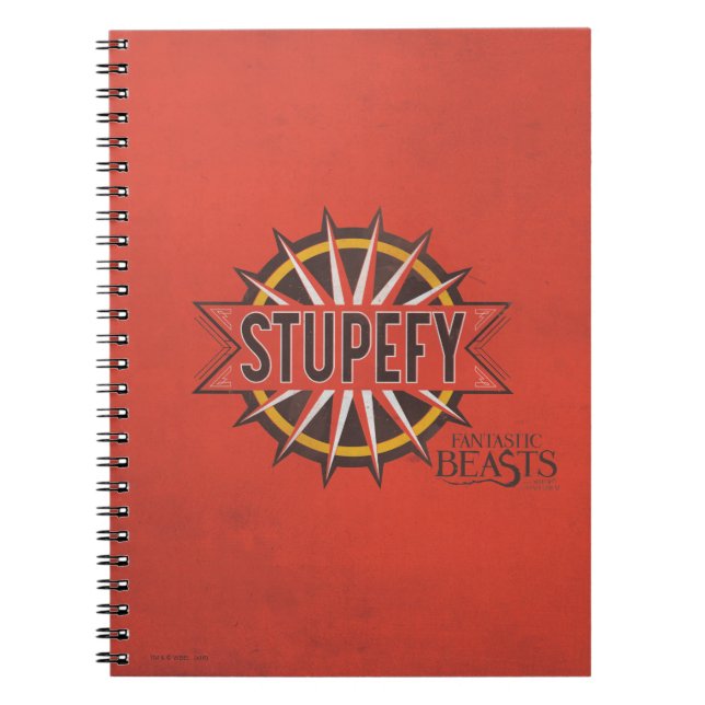 Cuaderno Gráfico de ortografía rojo y dorado Stupefy Spell (Frente)
