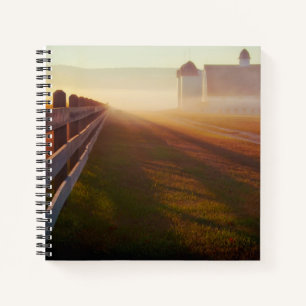 Cuaderno Granja de Foggy Morning   Valla al amanecer