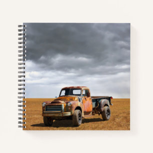 Cuaderno Granjas   Camión viejo en campo