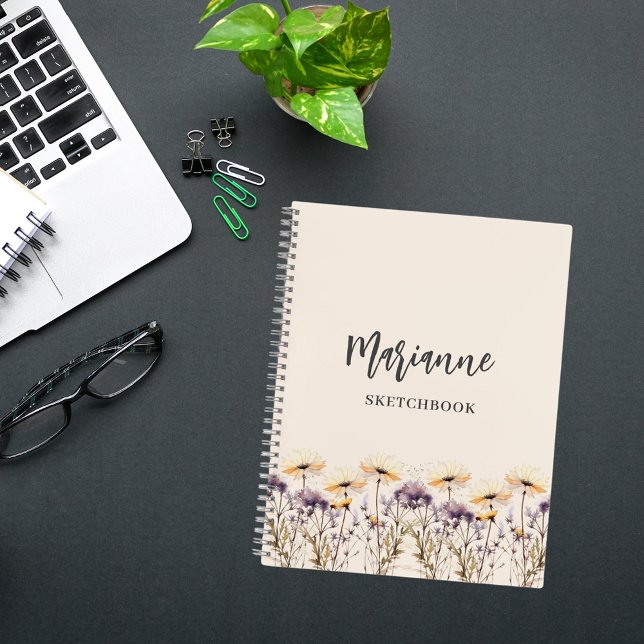 Cuaderno Guión de nombre amarillo beige de flores silvestre (Subido por el creador)