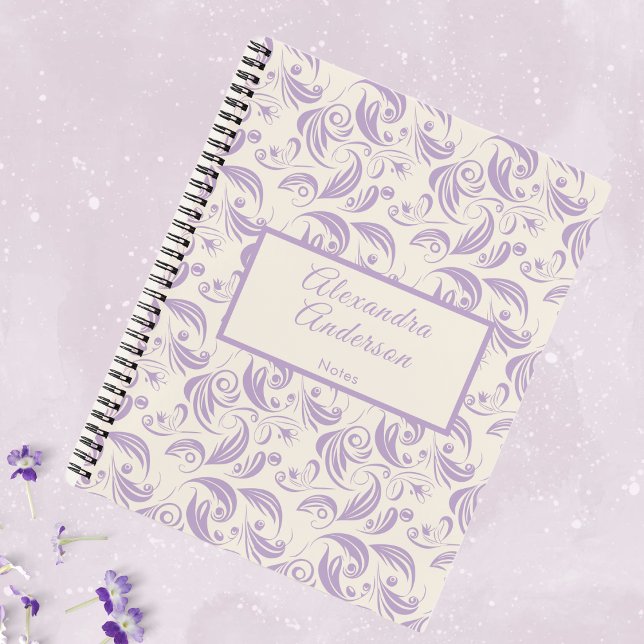 Cuaderno Guión del patrón de hojas violetas botánicas femen (Feminine Botanical Violet Leaves Pattern Script Notebook)