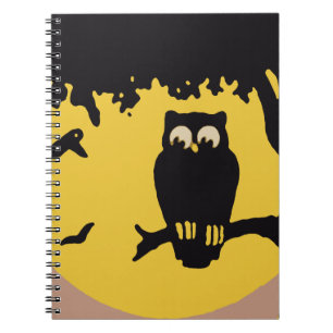 Cuaderno Halloween vintage, búho espeluznante en árbol con 