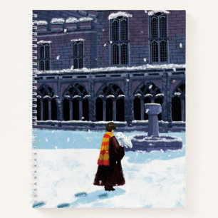 Cuaderno HARRY POTTER™ y Hedwig en el patio HOGWARTS™