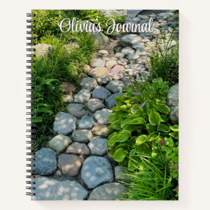 Cuaderno Hermosa escena forestal foto de camino de piedra s