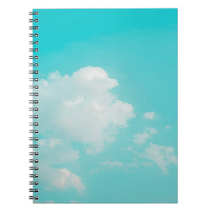 Cuaderno Hermoso cielo azul y nubes con luz natural