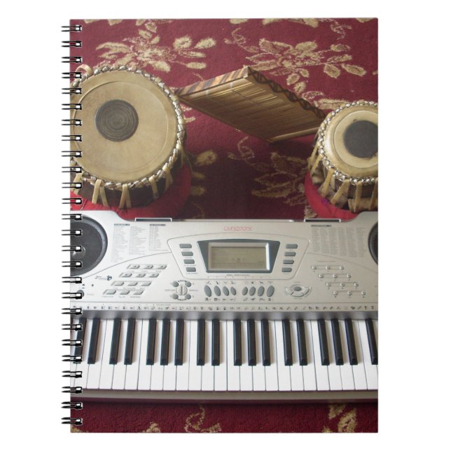 Cuaderno Hermoso rincón creativo: Tapiz musical (Frente)