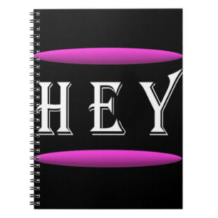 Cuaderno Hey diseño artístico en el logo negro y púrpura má